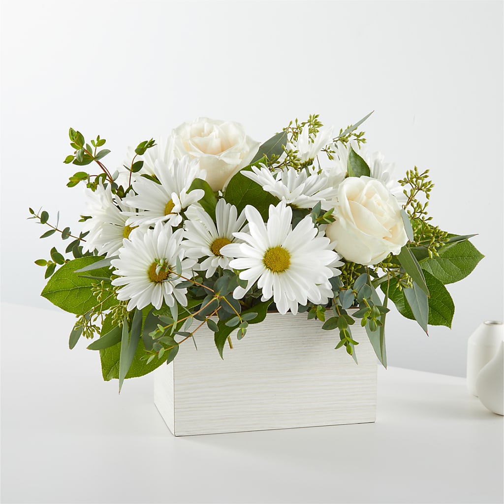 Fresh Linen Box Bouquet – Flowers By Karen Inc, Ocean Springs MS