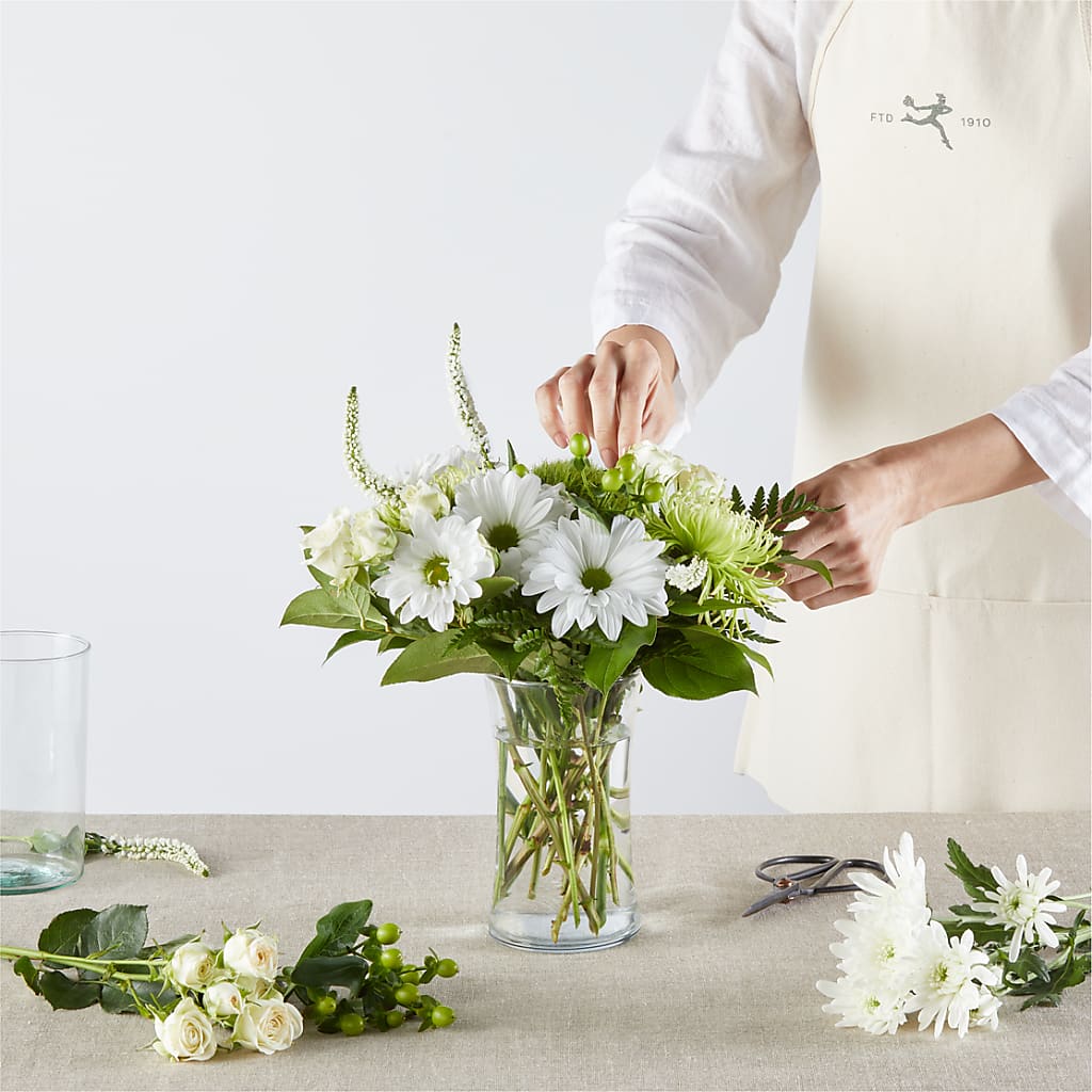 Irish Garden - A Florist Original –  Flowers By Karen Inc, Ocean Springs MS
